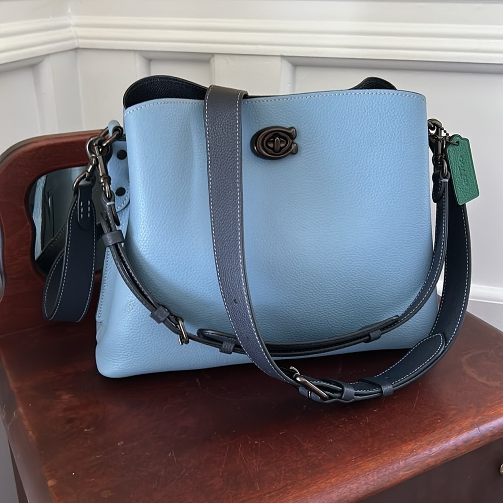 Coach Luxury Blue Leather Crossbody Bag - Used a only a times, like Brand NEW!